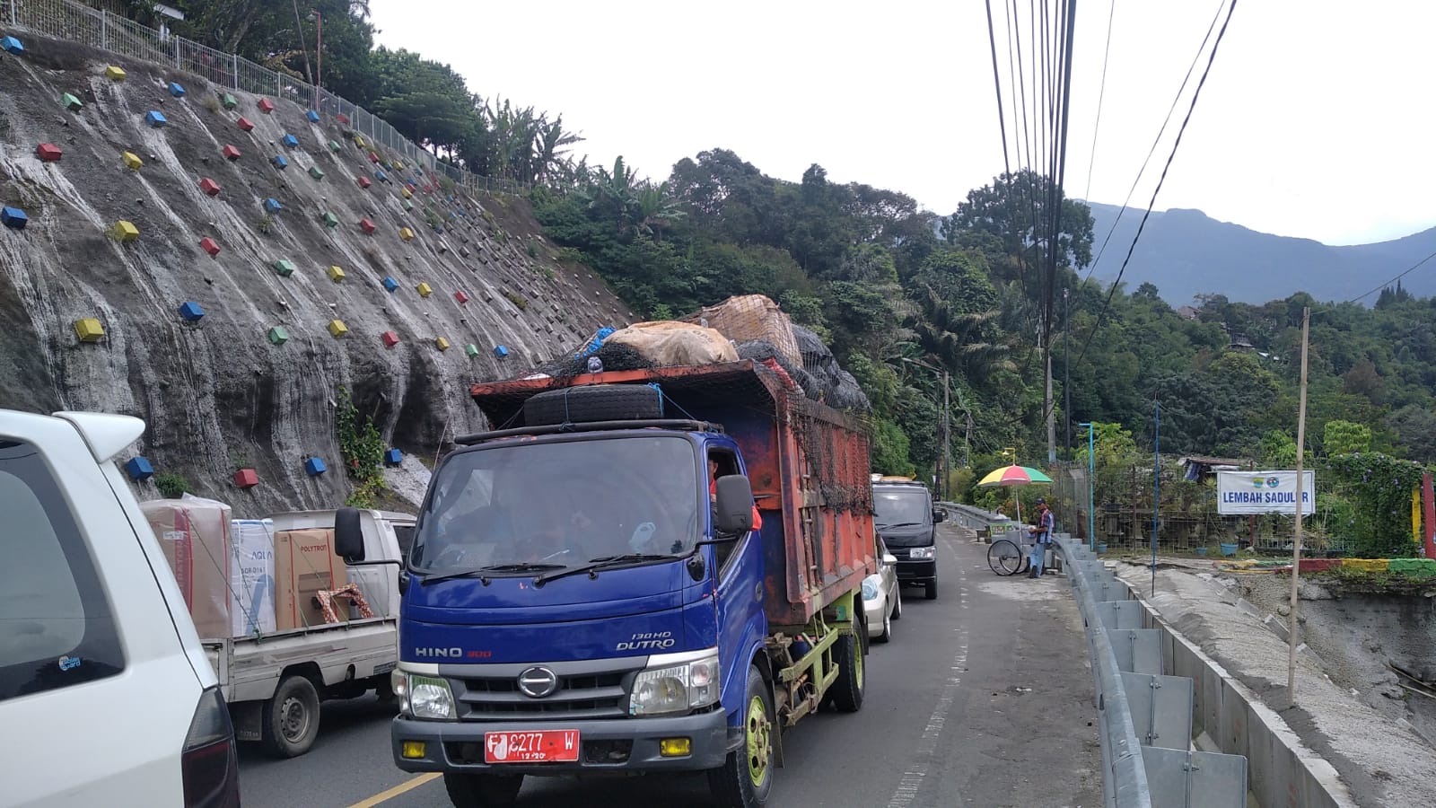 Rumah Singgah Cipanas Pilah Sampah Sebelum ke TPA