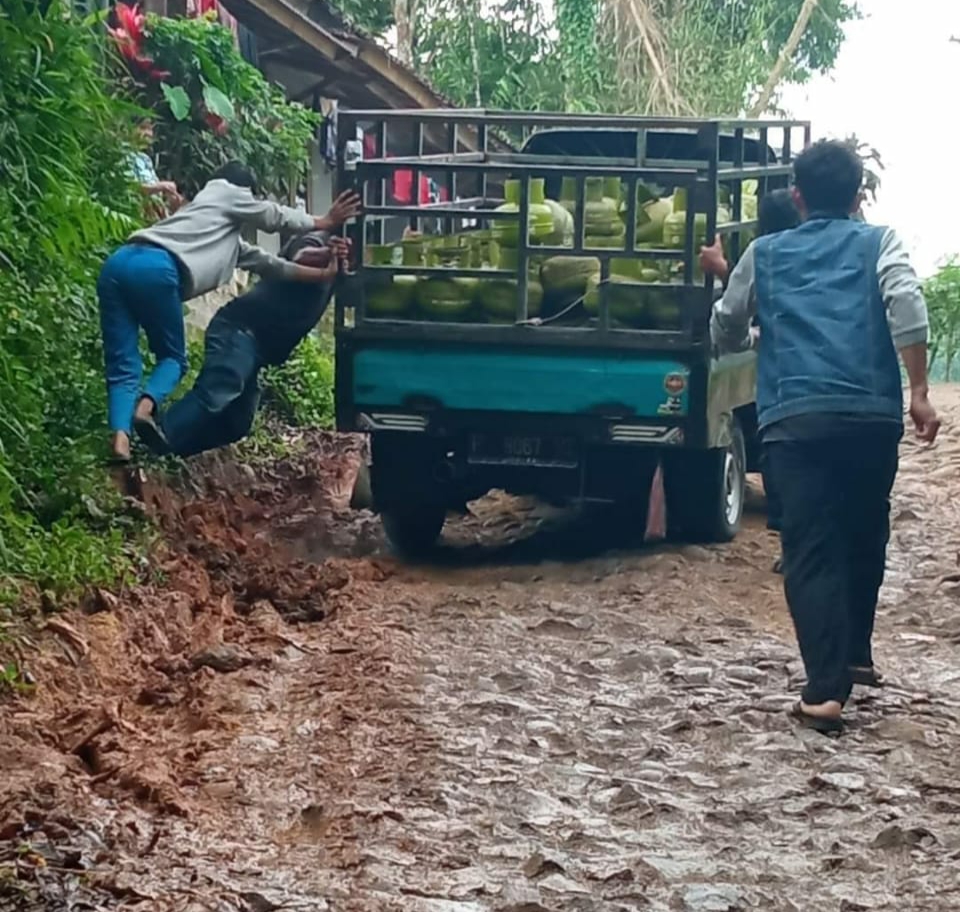 Dianggarkan Rp50 M, Pembangunan Ruas Jalan Sinagar-Cipelah Gunakan Konstruksi Beton