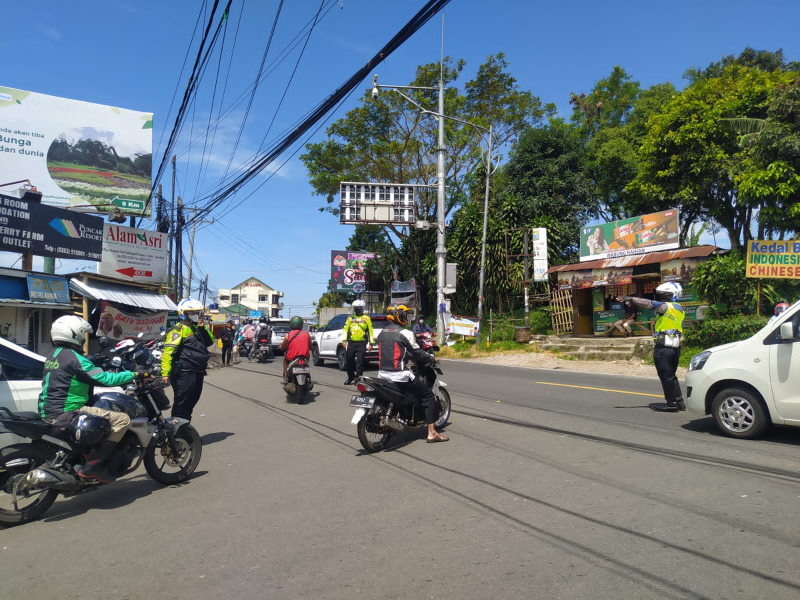 H+2 Lebaran, Kendaraan dari Bogor Menuju Cipanas Cianjur Mulai Ramai