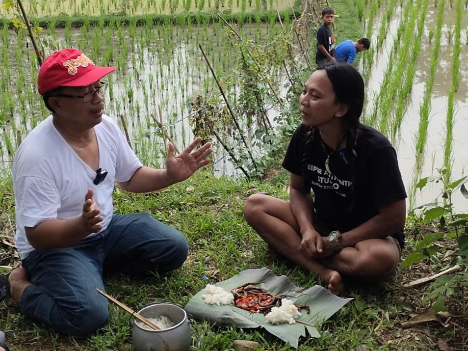 Ngonten Bareng YouTuber Dede Inoen, Bupati Cianjur Ajak Masyarakat Konsumsi Belut