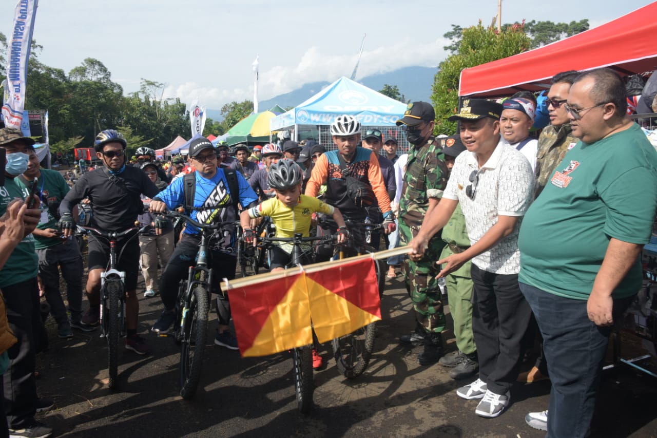 Uu Apresiasi Kegiatan Bersepeda di Pesona Alam Gunung Laya