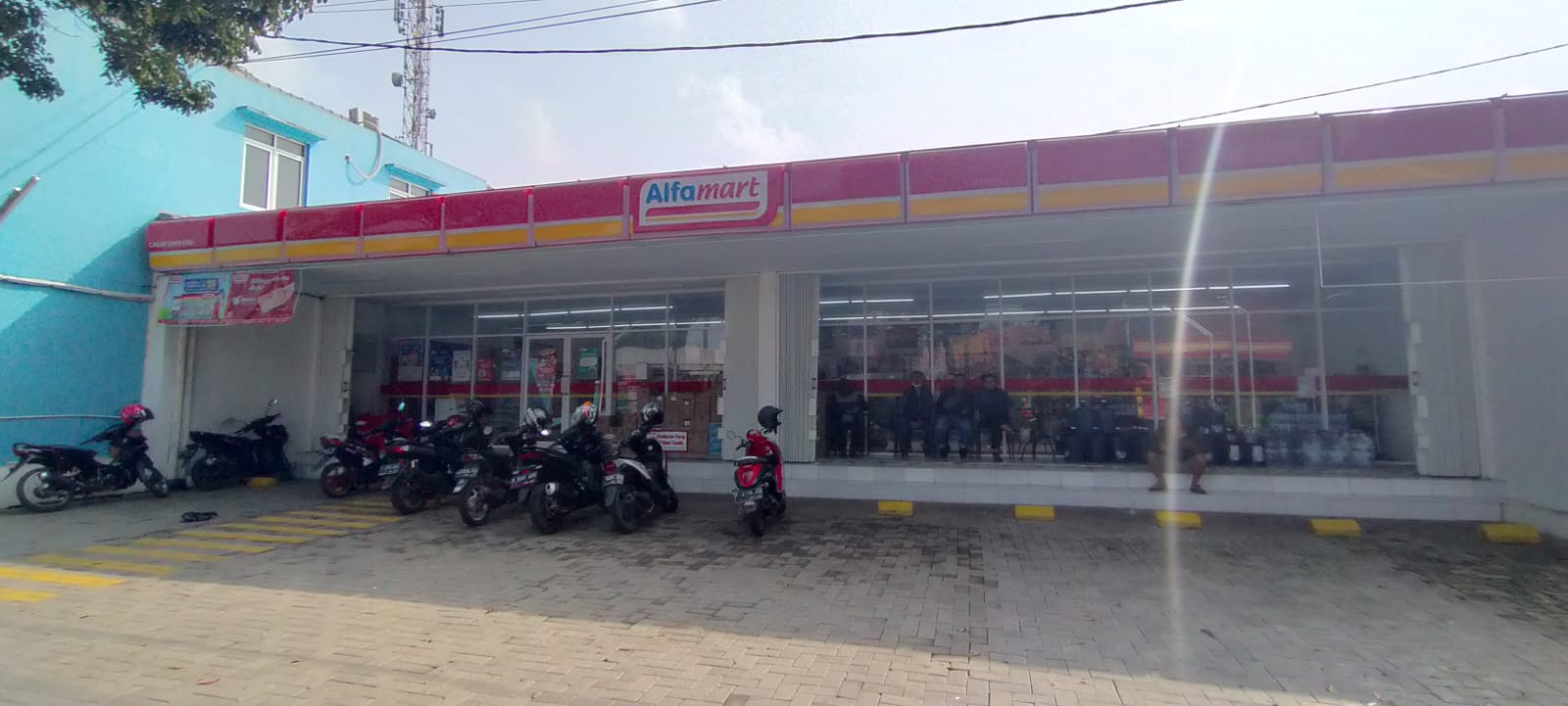 Perampok Berpistol Gasak Uang di Dua Minimarket Cianjur, Seorang Kasir Tak Sadarkan Diri