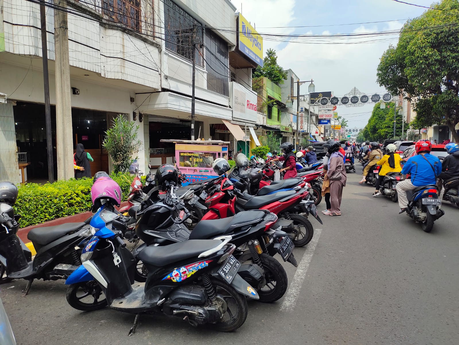 Juru Parkir Khawatir Kehilangan Pendapatan