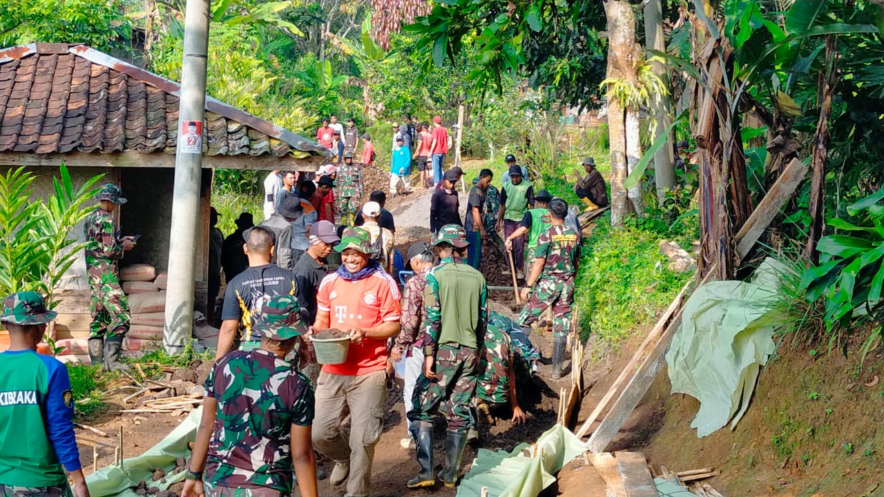 Program TMMD Ke-114 Kodim 0608/Cianjur Jadi Ajang Keakraban Masyarakat dan TNI