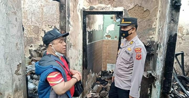 Bangunan Puskesmas Cikalongkulon Terbakar, Alkes dan Obat-obatan Hangus