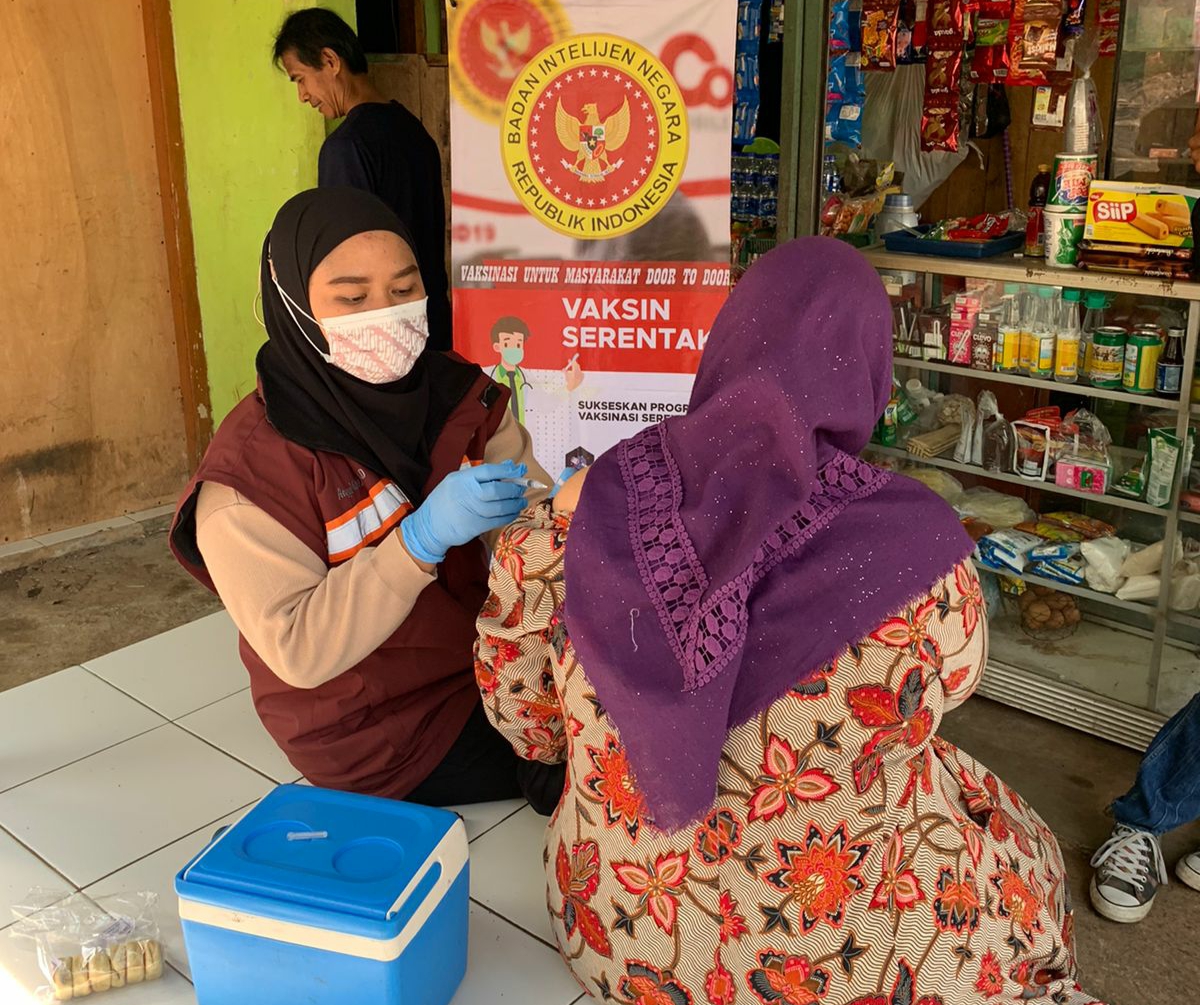 Antisipasi Lonjakan Covid-19, BIN Gebyar Vaksinasi di Mande Cianjur