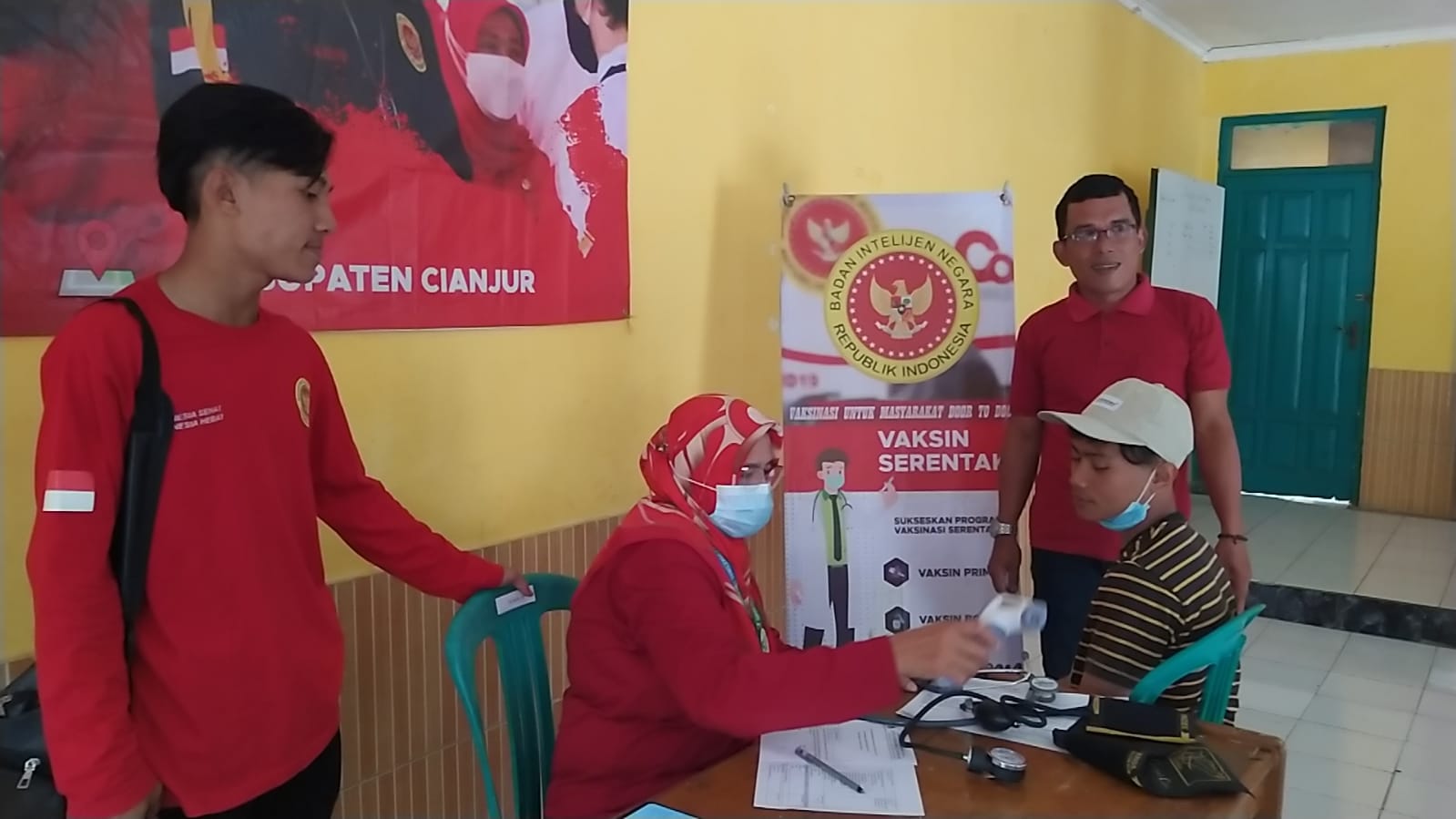 Gebyar Vaksinasi Covid-19 BIN di Empat Desa di Karangtengah Cianjur