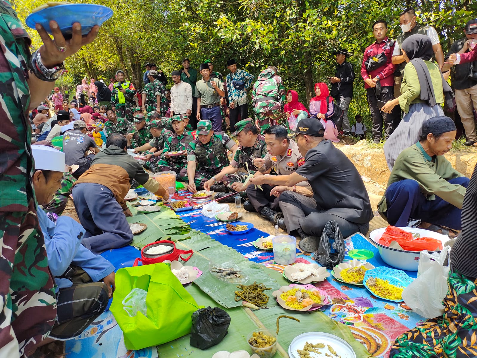 TMMD di Desa Cibadak Cibeber Cianjur Usai, Pembetonan Jalan Lampaui Target